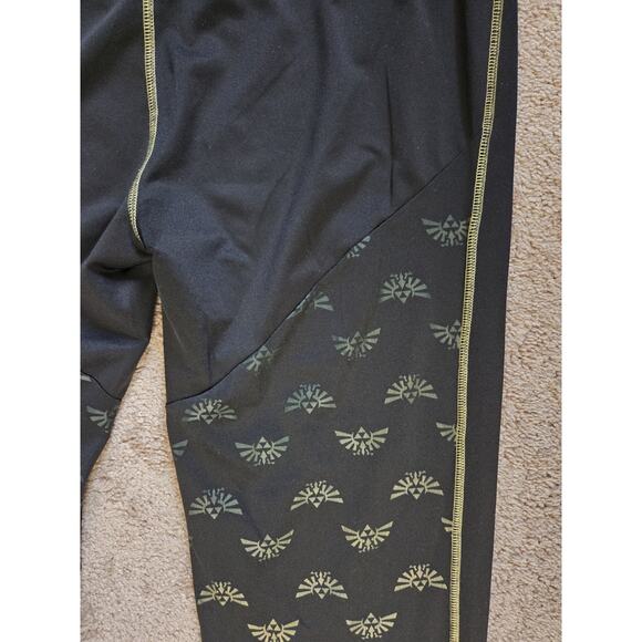 Legend of Zelda Black Nintendo Leggings, Plus Size 3XL - Picture 10 of 12